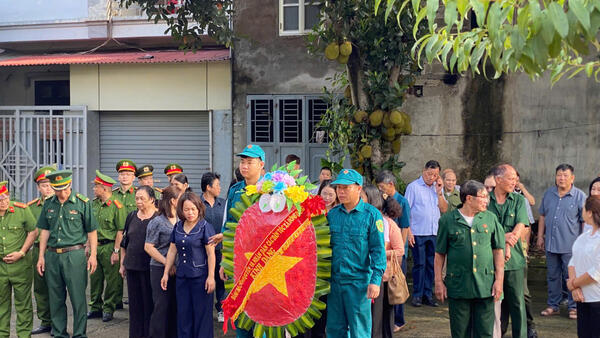 Đồng Đăng: Lễ dâng hương và tổ chức gặp mặt, thăm hỏi các gia đình chính sách nhân dịp 78 năm ngày Thương binh- Liệt sỹ (27/7/1947-27/7/2025)