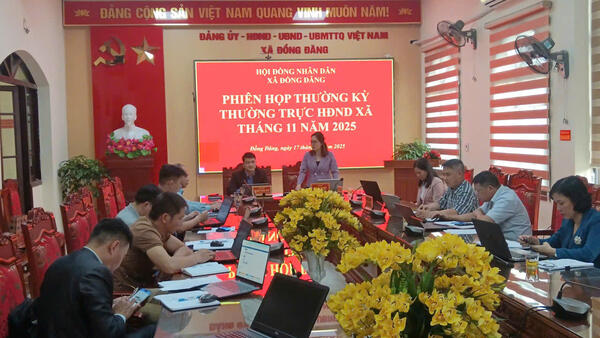 Phiên họp Thường trực HĐND xã Đồng Đăng tháng 11 năm 2025