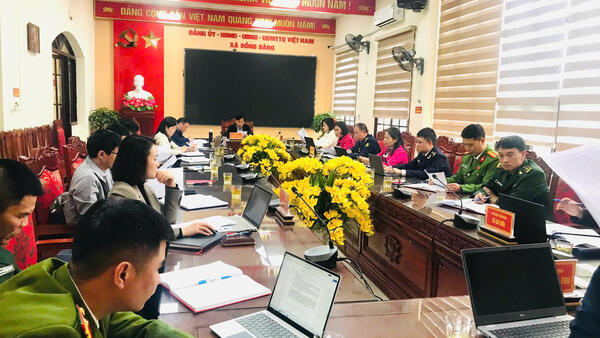 ĐOÀN CÔNG TÁC CỦA SỞ CÔNG THƯƠNG LÀM VIỆC VỚI UBND CÁC XÃ