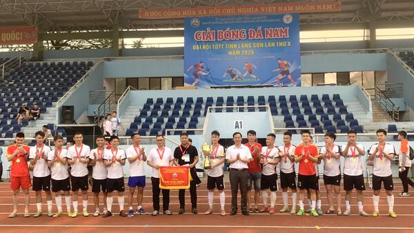 ĐỘI BÓNG CỤM XÃ ĐỒNG ĐĂNG ĐĂNG QUANG NGÔI VÔ ĐỊCH VỚI THÀNH TÍCH ẤN TƯỢNG VÀ TOÀN DIỆN