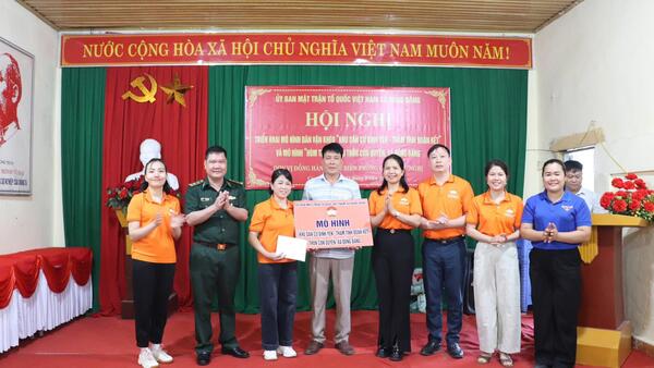 RA MẮT MÔ HÌNH "KHU DÂN CƯ BÌNH YÊN-THẮM TÌNH ĐOÀN KẾT" VÀ "HÒM THƯ SỐ"