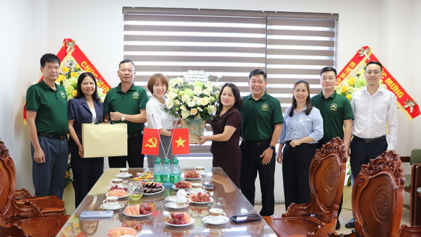XÃ ĐỒNG ĐĂNG TỔ CHỨC CÁC ĐOÀN THĂM, CHÚC MỪNG DOANH NGHIỆP NHÂN NGÀY DOANH NHÂN VIỆT NAM